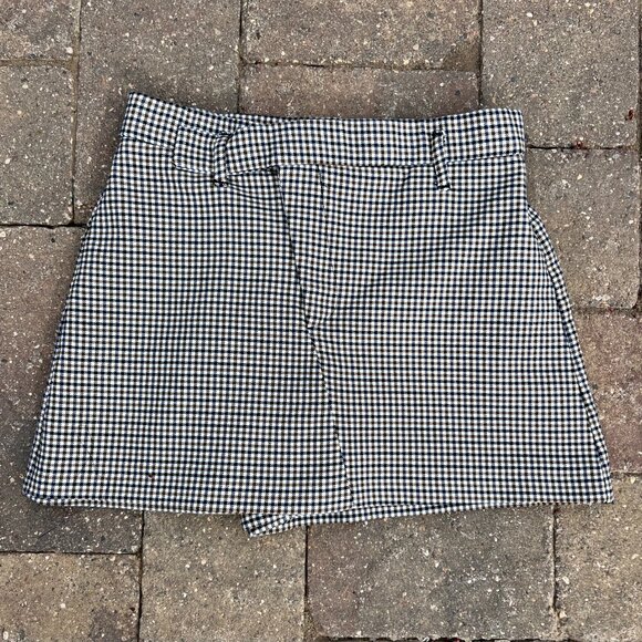 Zara Dresses & Skirts - Zara plaid trendy skorts size small